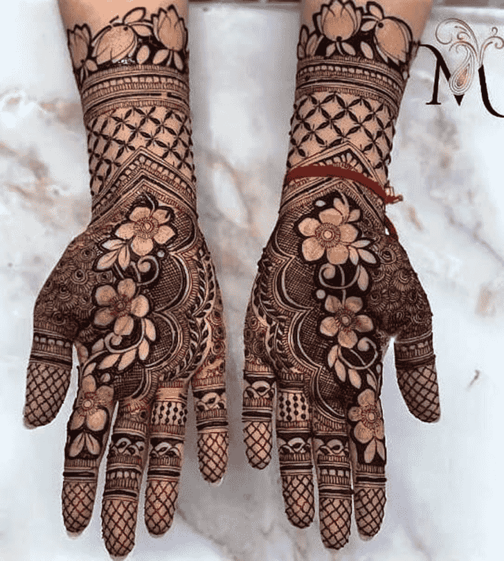 Bewitching Stylish Henna Design