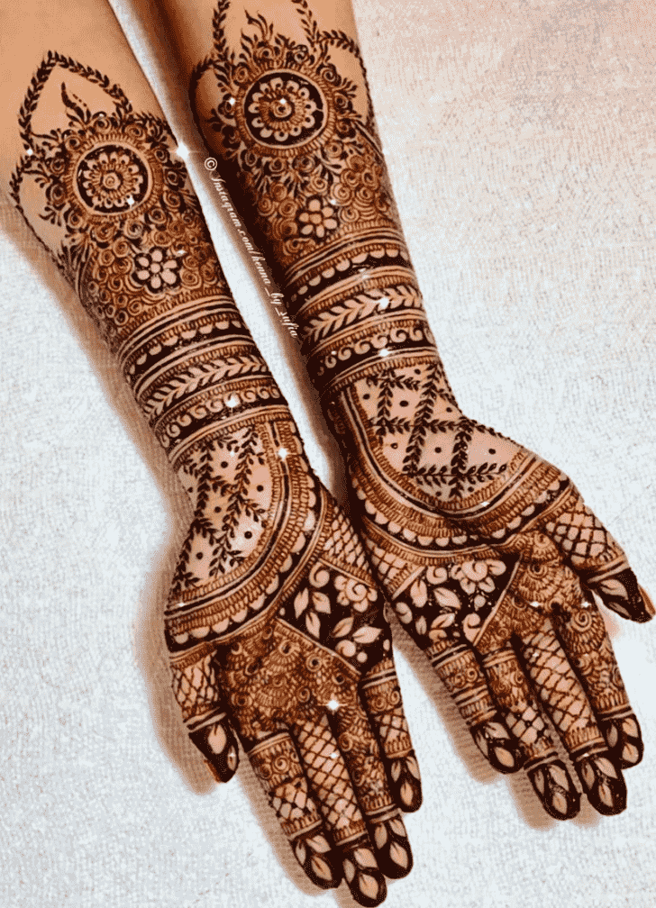 Enticing Stylish Henna Design