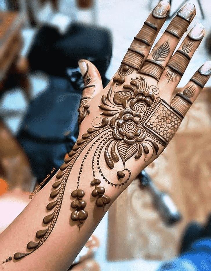 Magnificent Stylish Henna Design