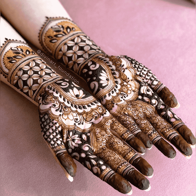 Captivating Sukkur Henna Design