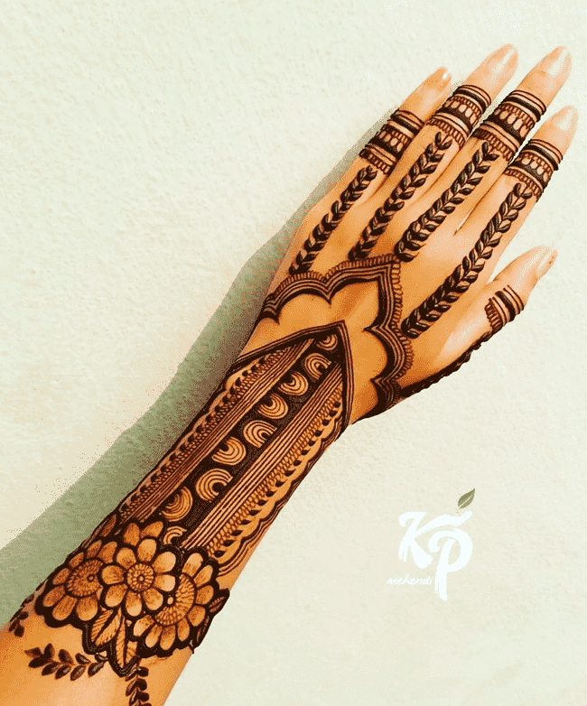 Dazzling Sukkur Henna Design