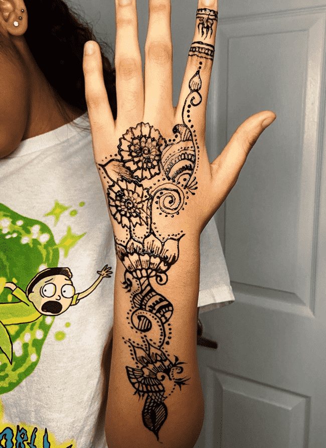 Delightful Sukkur Henna Design
