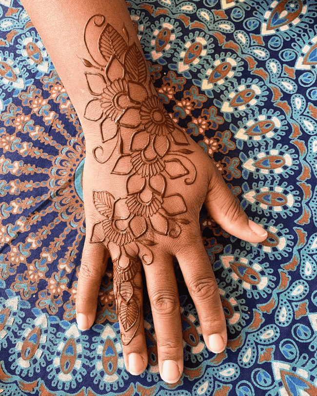 Good Looking Sukkur Henna Design