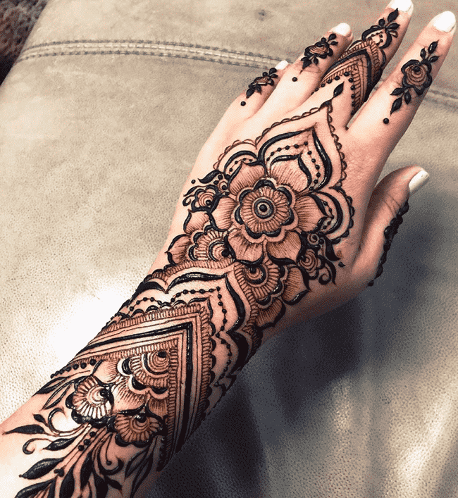 Grand Sukkur Henna Design