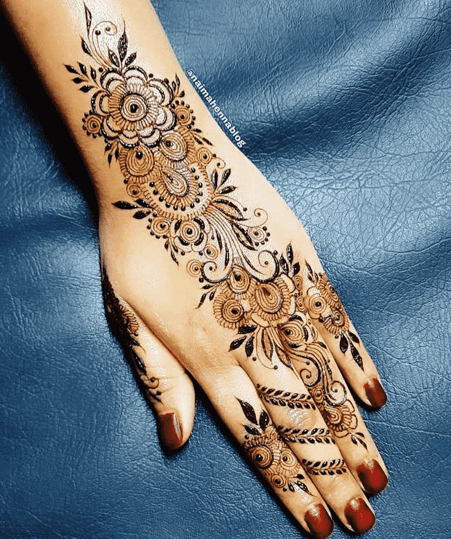 Inviting Sukkur Henna Design