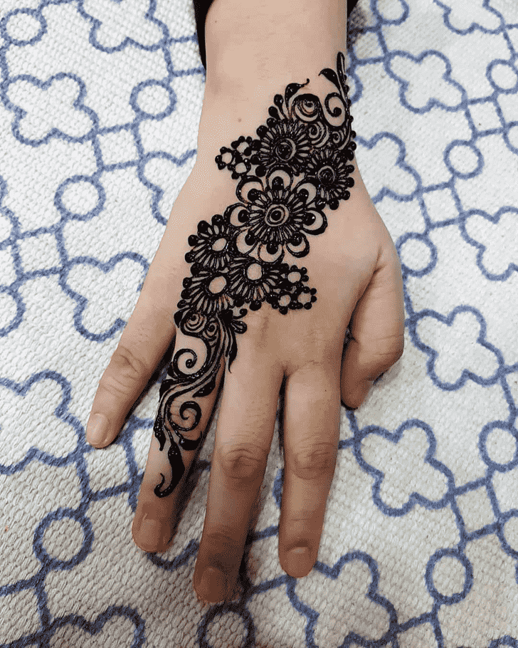 Appealing Surat Henna Design