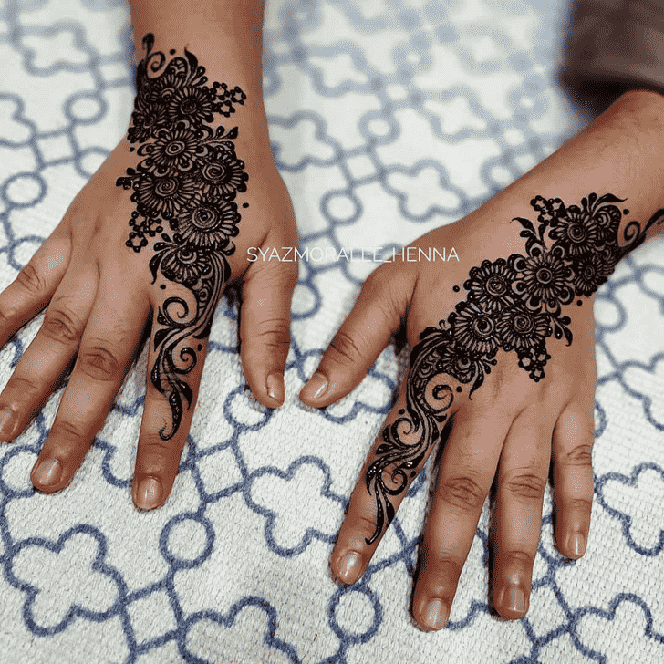 Classy Surat Henna Design