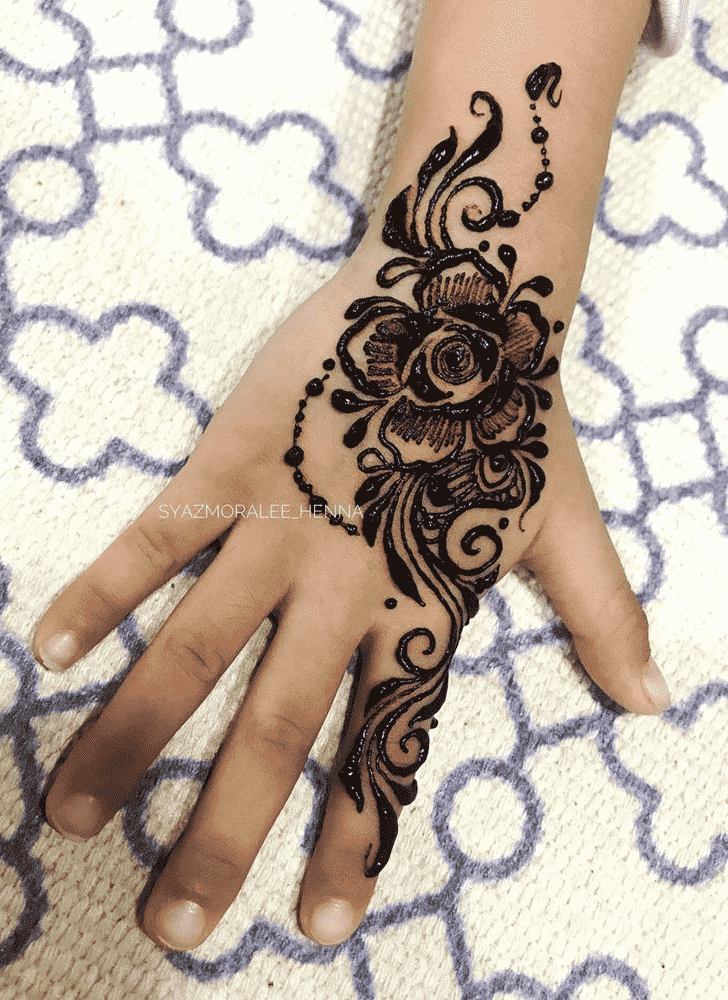 Good Looking Surat Henna Design