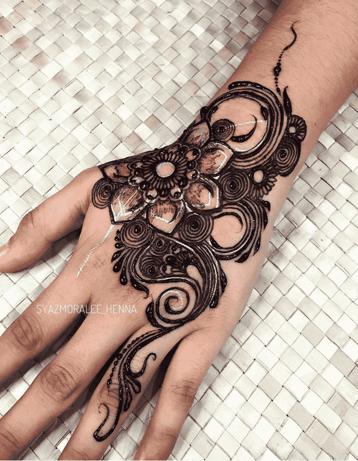 Inviting Surat Henna Design