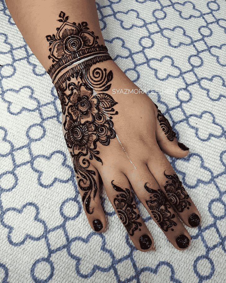 Pleasing Surat Henna Design