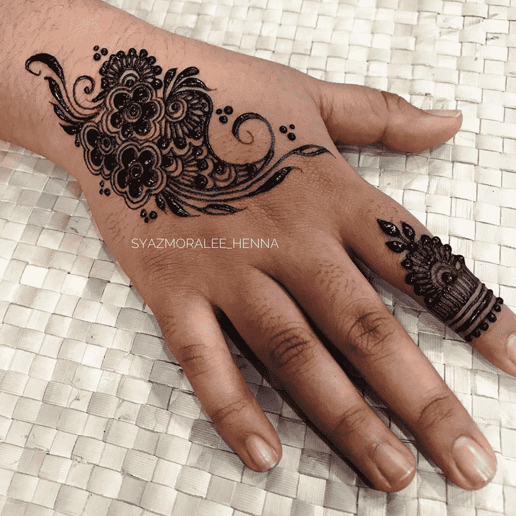 Splendid Surat Henna Design