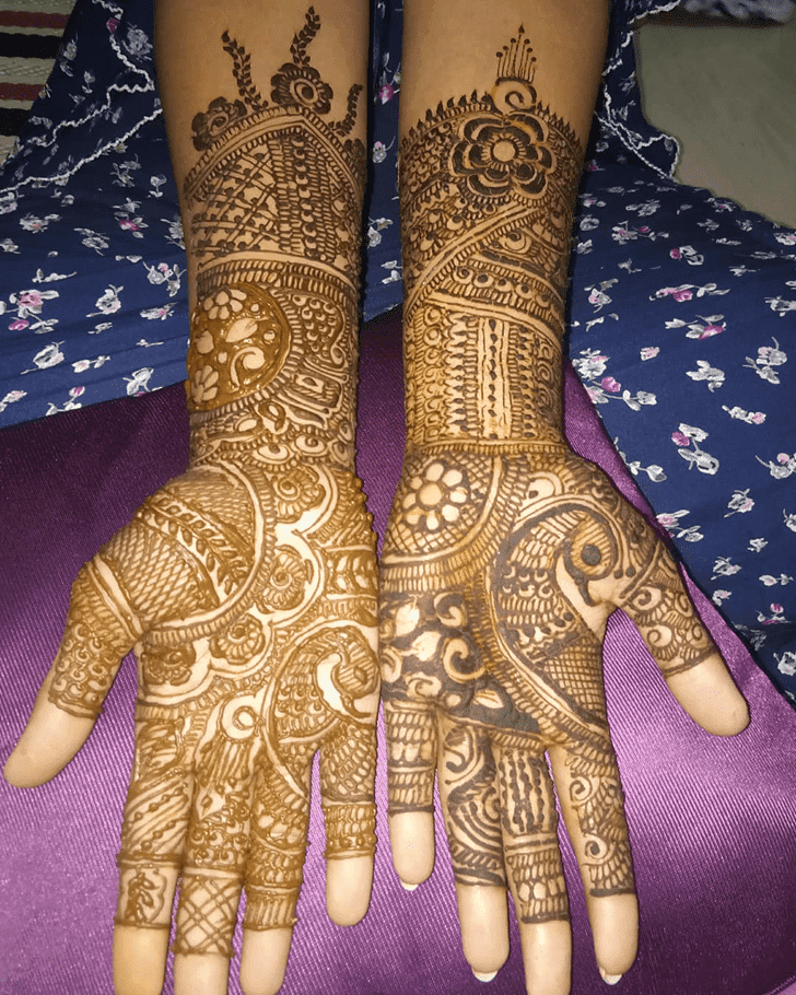 Splendid Teej Henna Design on Back Hand