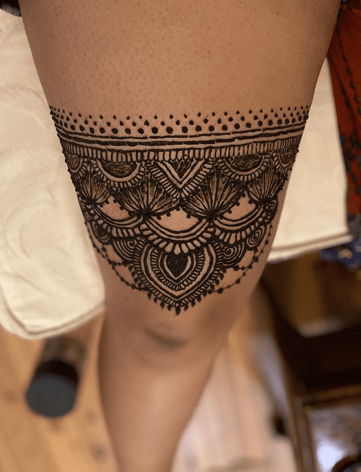 Graceful Thigh Henna Design