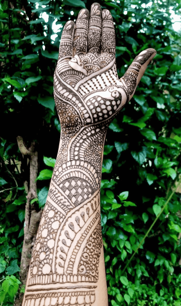 Elegant Thiruvananthapuram Henna Design