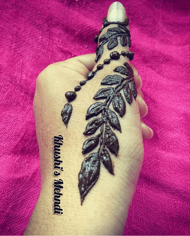 Beauteous Thumb Henna Design Floral
