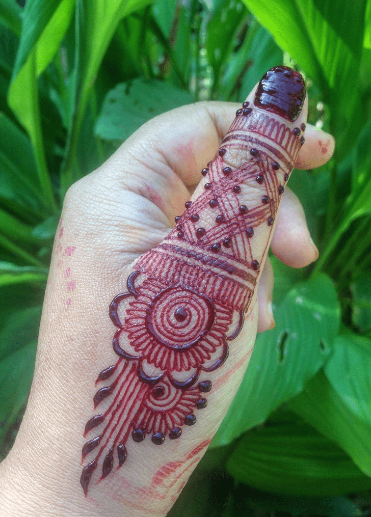 Lovely Thumb Henna Design