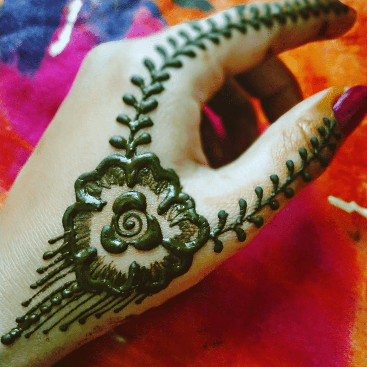 Magnificent Thumb Henna Design