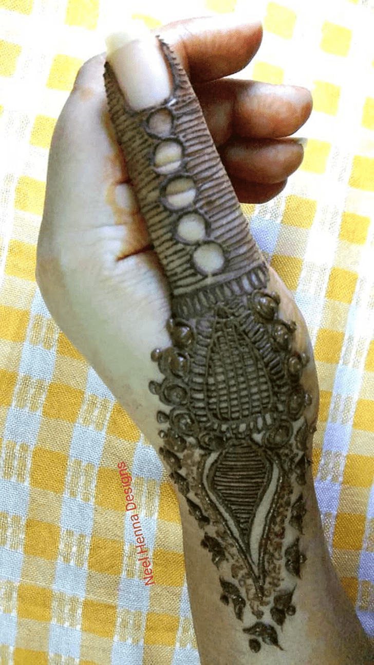 Nice Thumb Henna Design