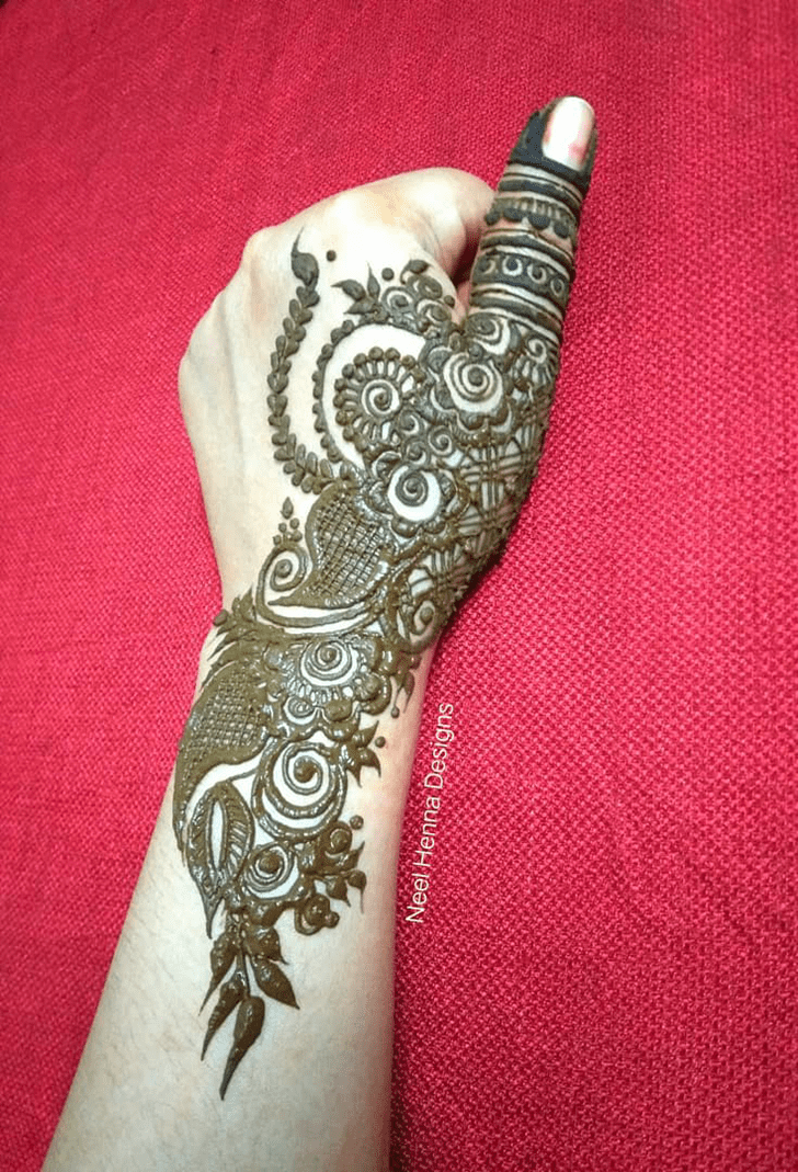 Pleasing Thumb Henna Design