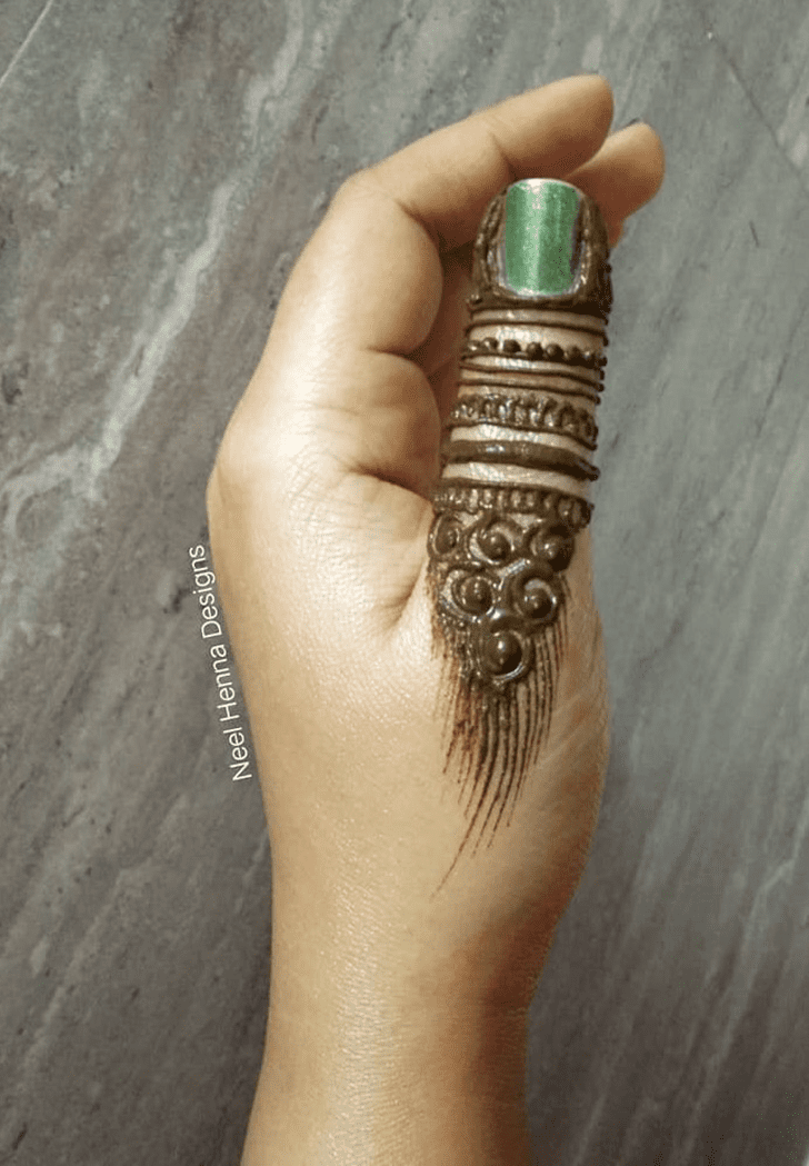 Sightly Thumb Henna Design