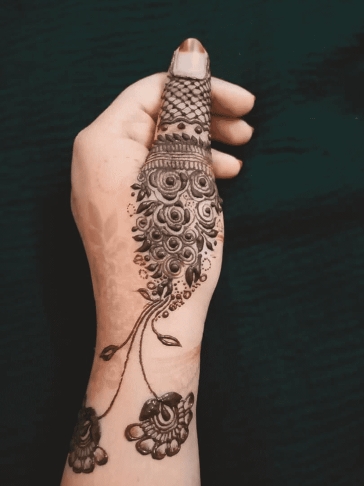 Sublime Thumb Henna Design