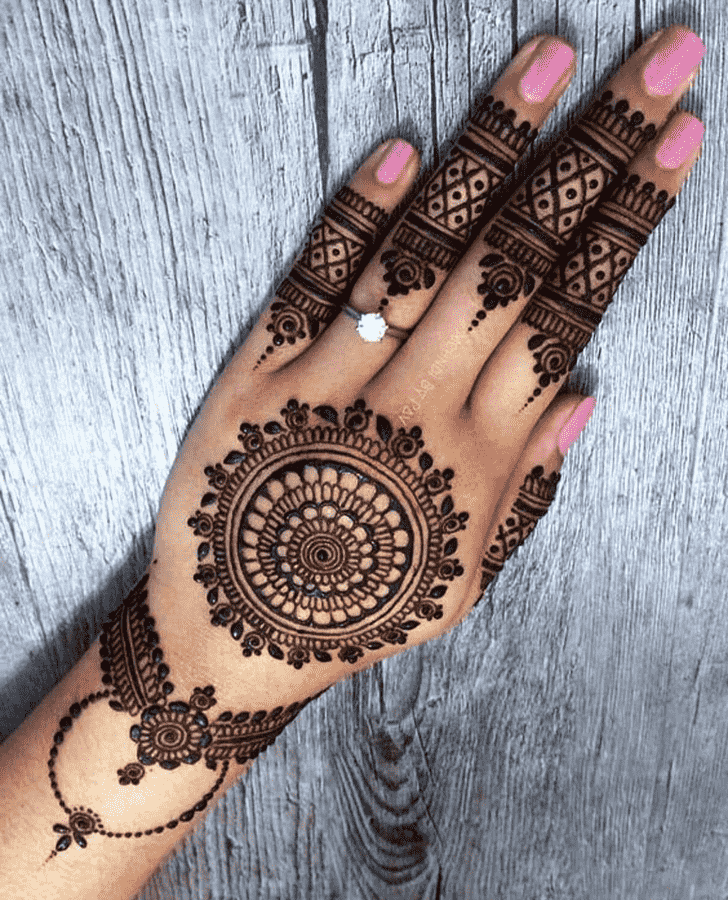 Magnificent Tikki Henna Design