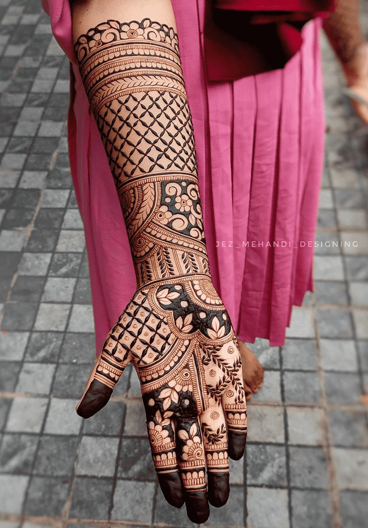 Beauteous Tiruchirappalli Henna Design