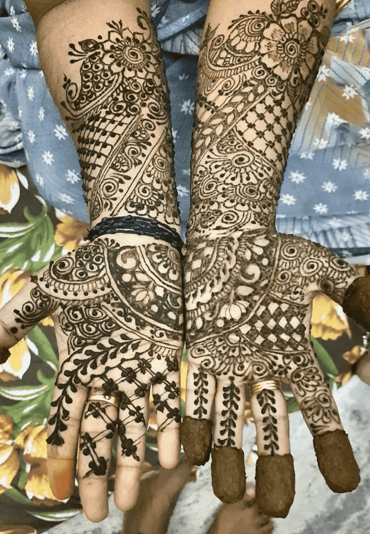 Delicate Tiruchirappalli Henna Design