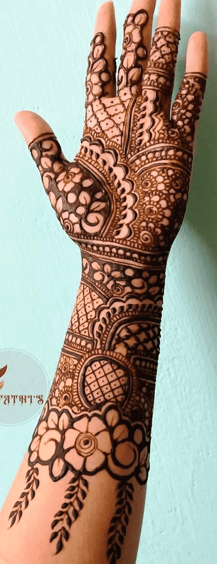 Magnetic Traditional Full Arm Henna Design