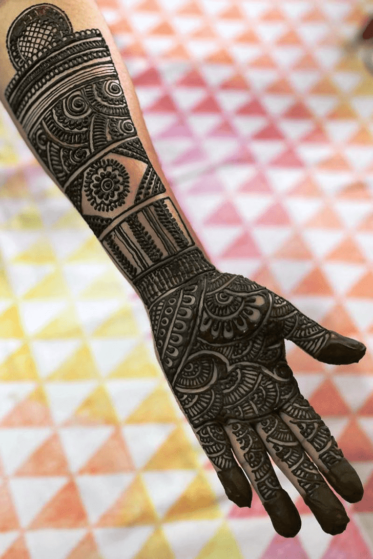 Resplendent Traditional Full Arm Henna Design
