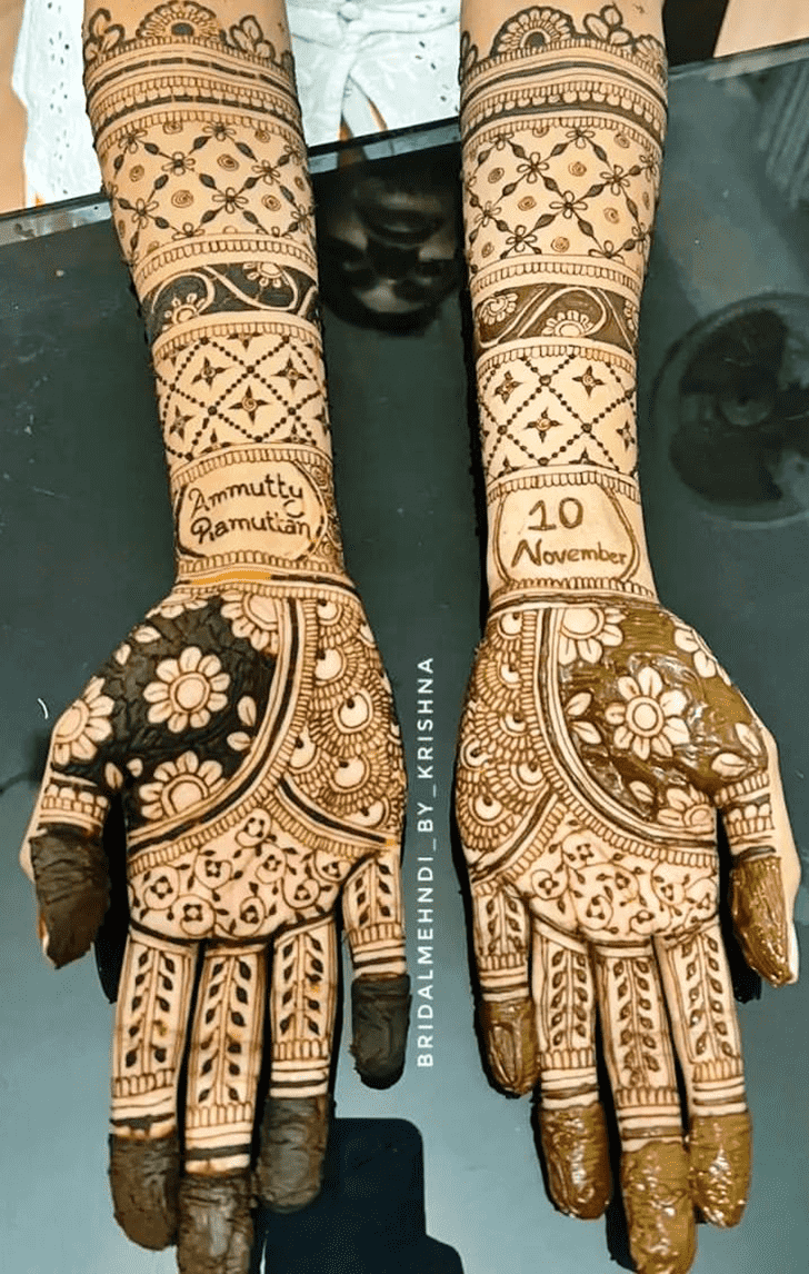 Captivating Traditional Mehndi Design