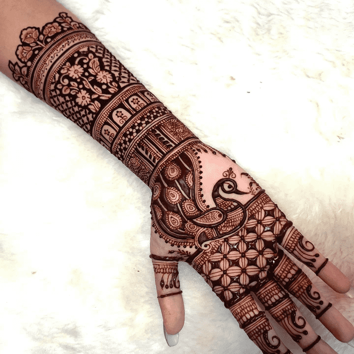 Arm Traditional Mehndi Design