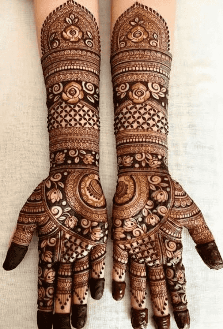 Fascinating Traditional Mehndi Design