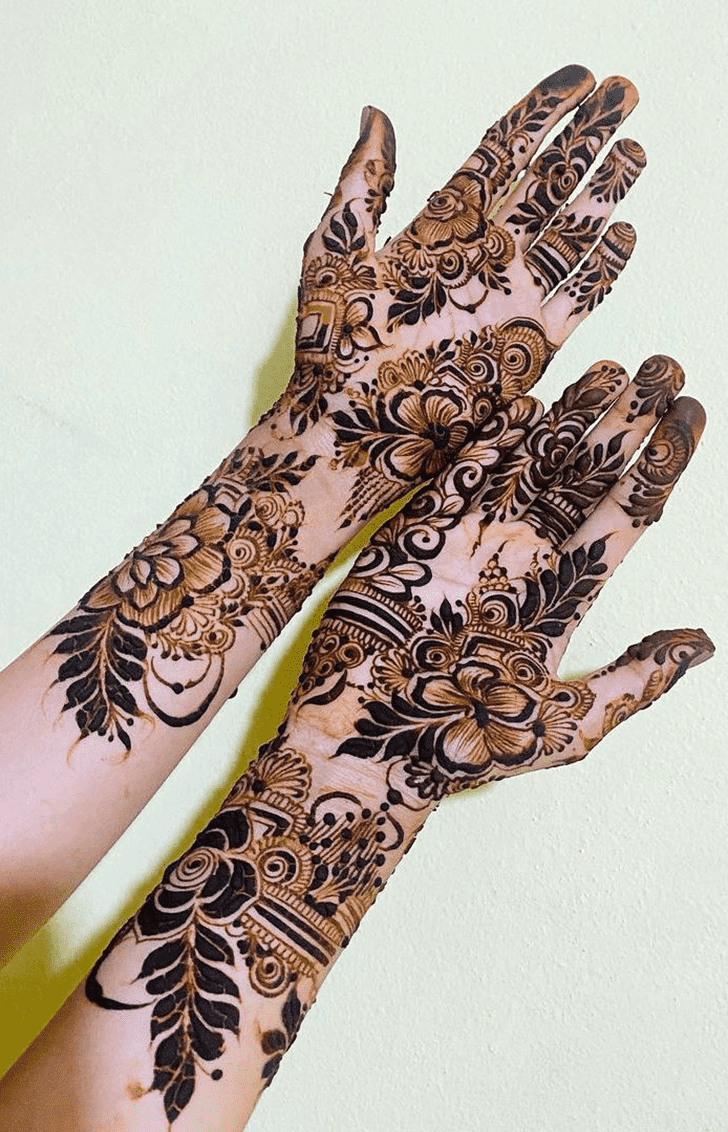 Dazzling Trending Henna Design