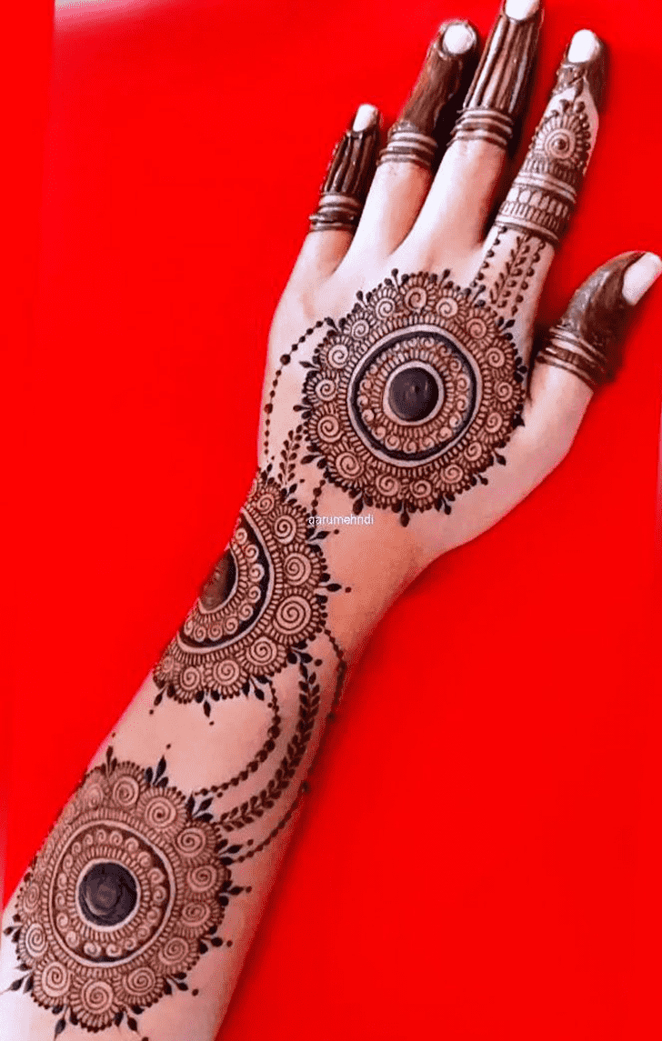 Fine Trending Henna Design