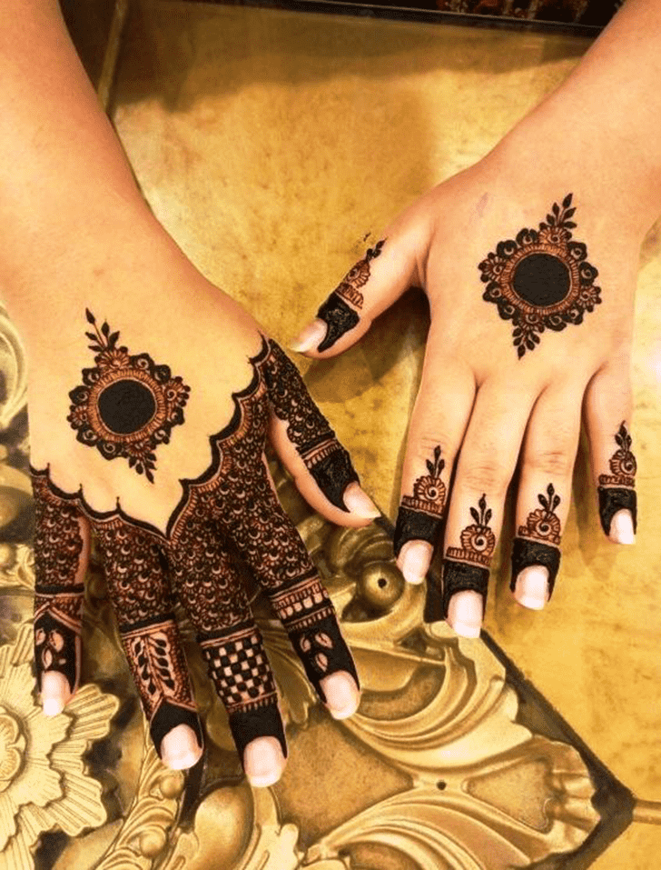 Pleasing Trending Henna Design