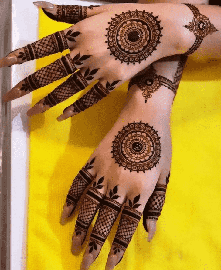 Pretty Trending Henna Design