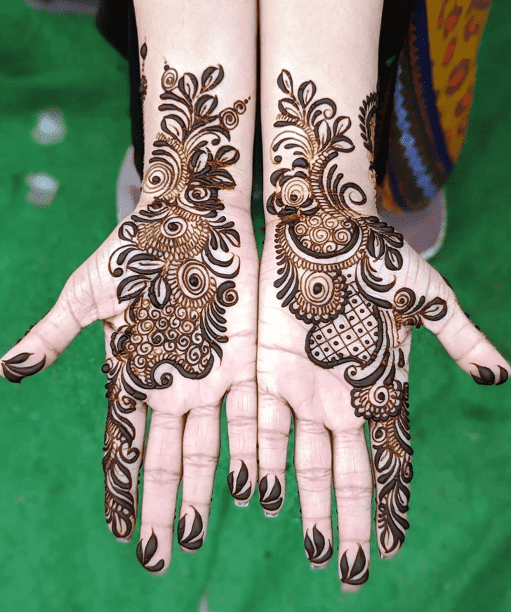 Refined Trending Henna Design