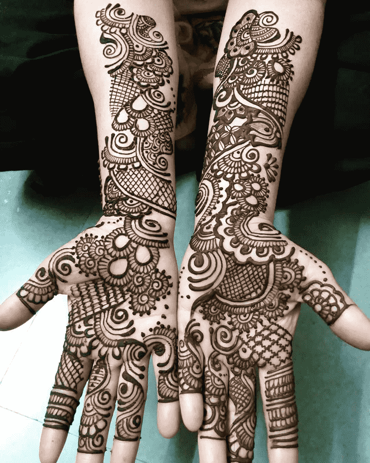 Bewitching Udaipur Henna Design