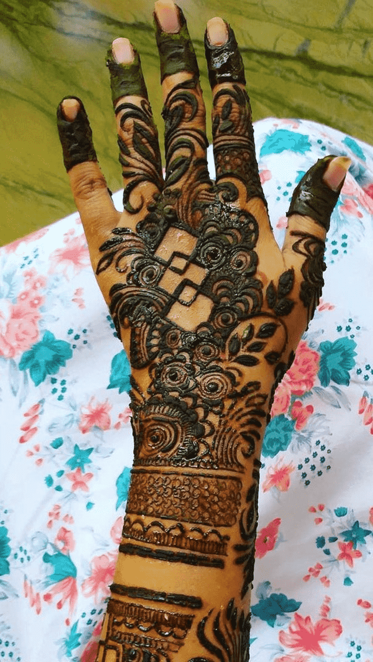 Exquisite Udaipur Henna Design