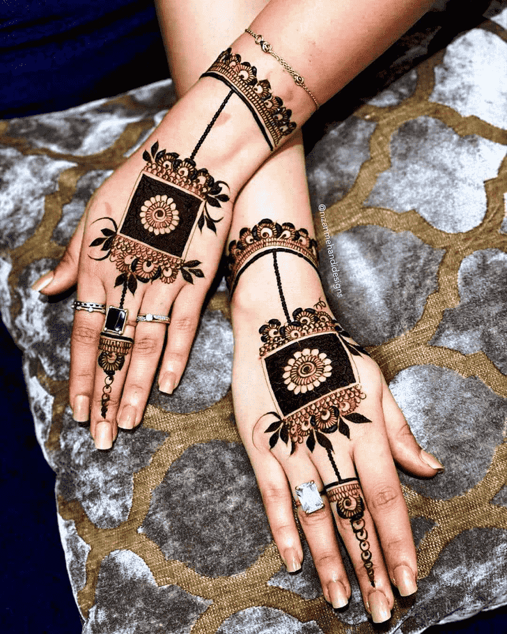 Fascinating Udaipur Henna Design
