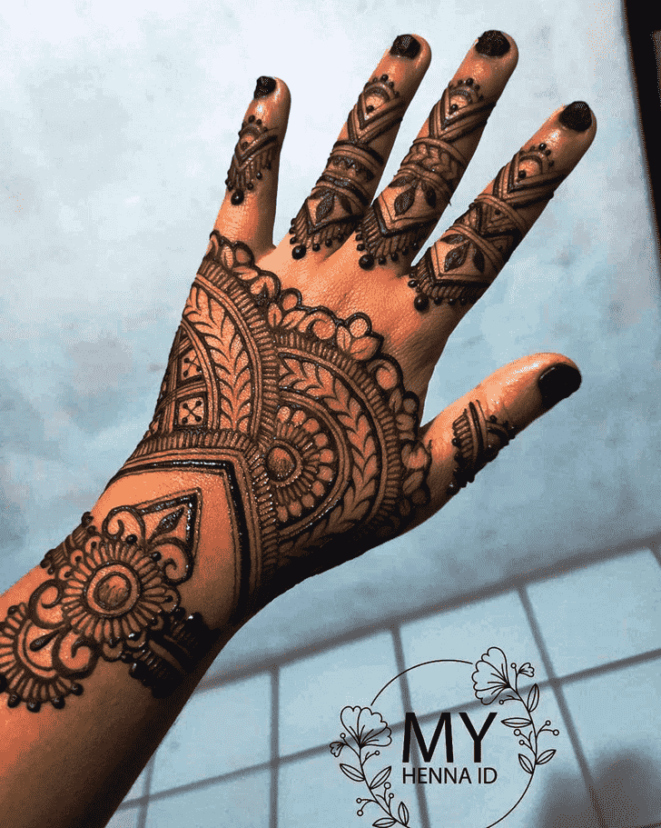 Inviting Udaipur Henna Design