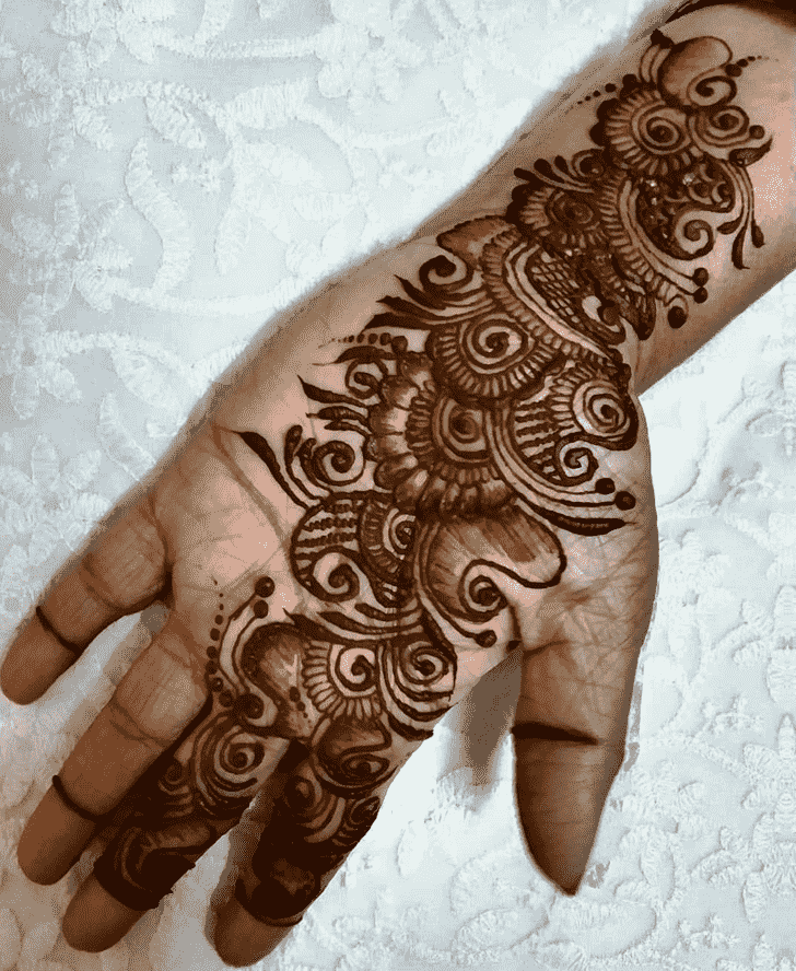 Refined Unique Henna Design