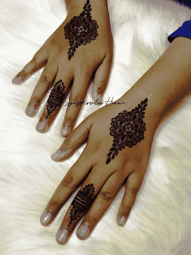 Enticing United Kingdom Henna Design
