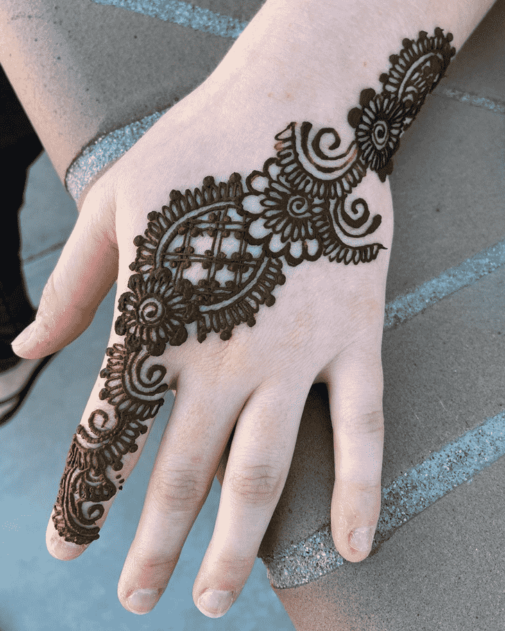 Graceful Vadodara Henna Design