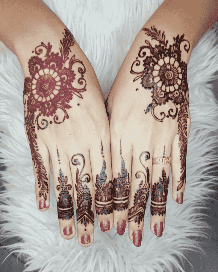 Shapely Vadodara Henna Design