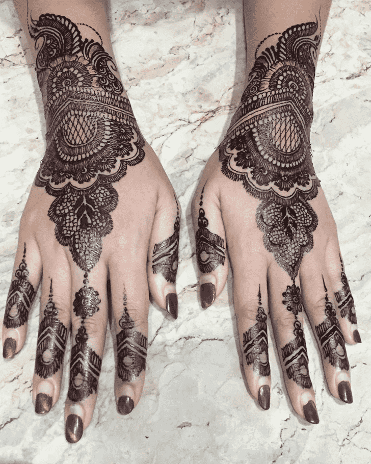 Mesmeric Valentines Day Henna Design
