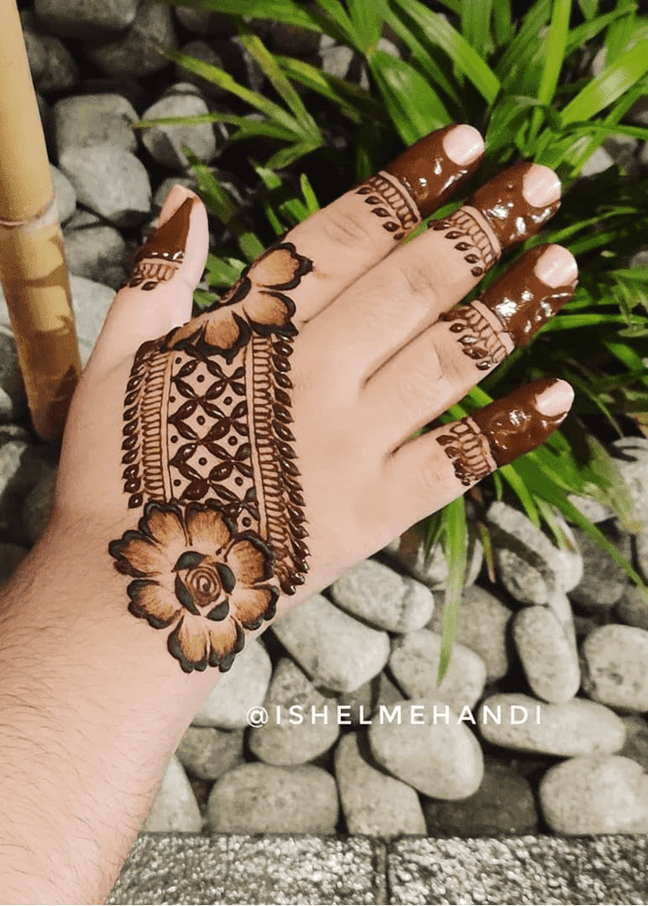 Beauteous Vat Purnima Henna Design
