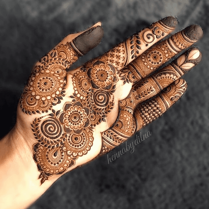 Splendid Vat Purnima Henna Design