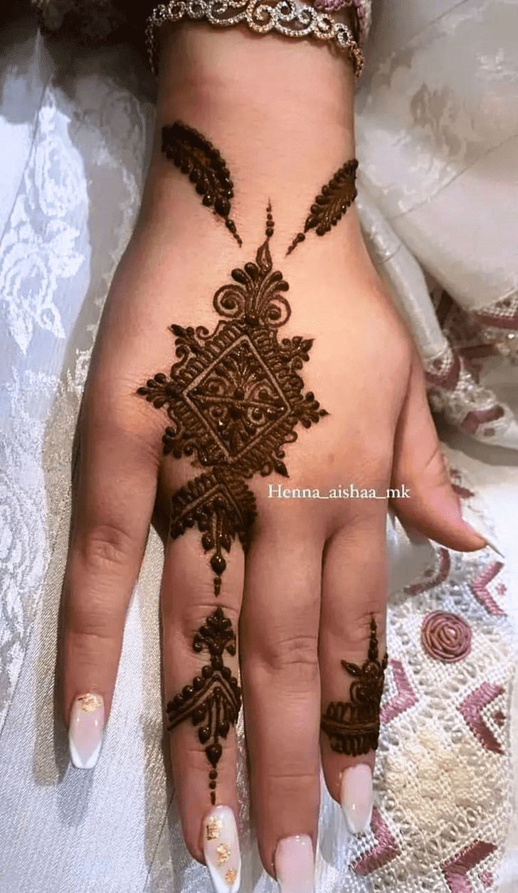 Arm Very Simple Mehndi Design